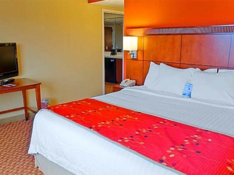 Courtyard By Marriott Myrtle Beach Barefoot Landing Briarcliffe Acres Exterior photo